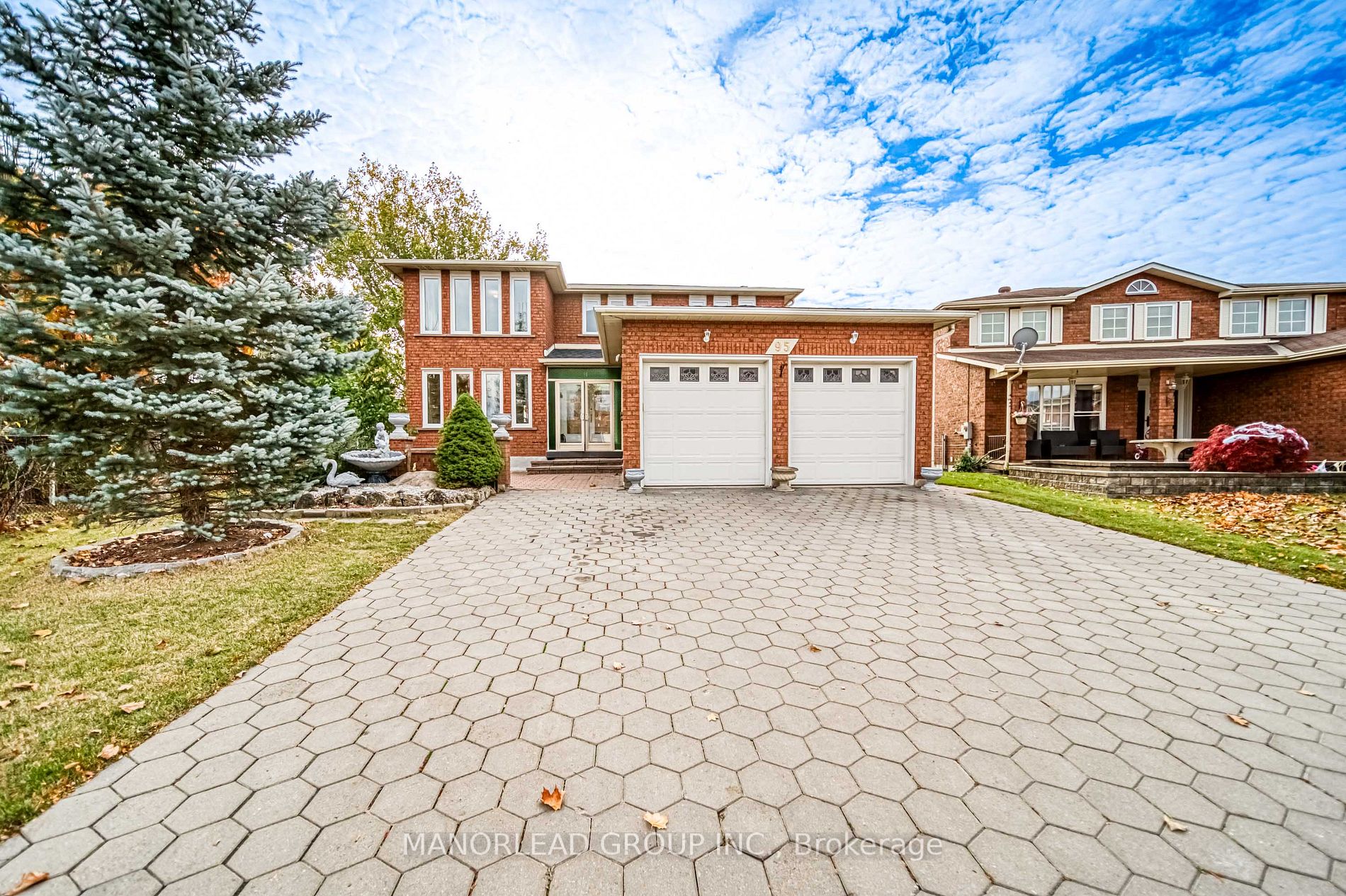 95 Clover Leaf St