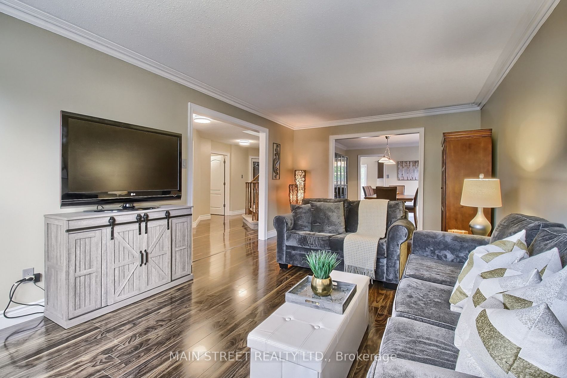 104 Peevers Cres