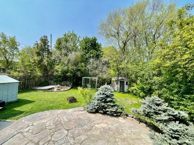 33 Millard Ave E