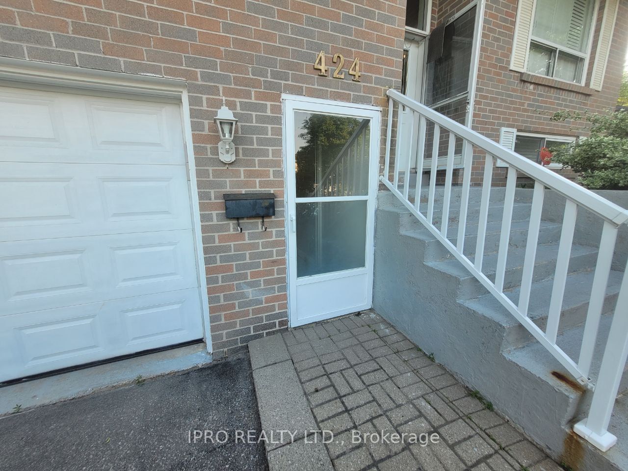 424 Dixon Blvd, #Lower