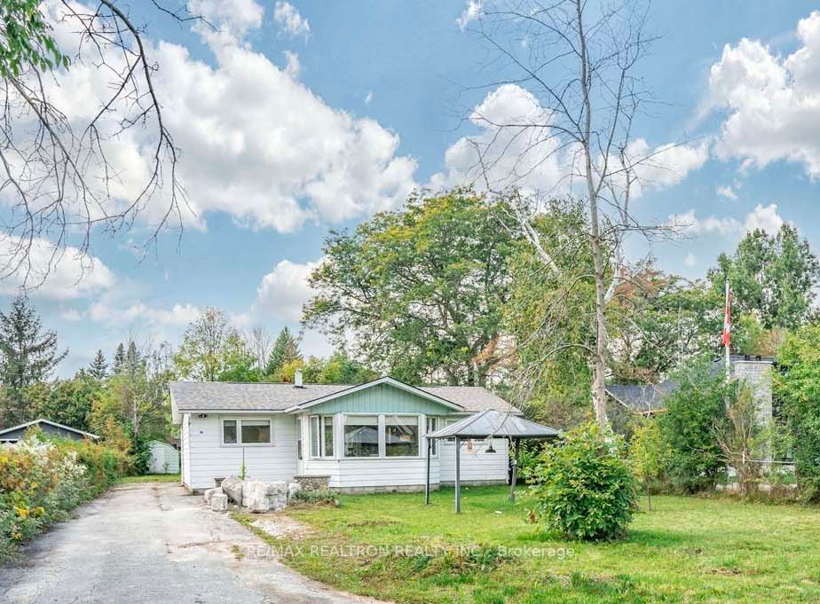 98 Lakeshore Blvd