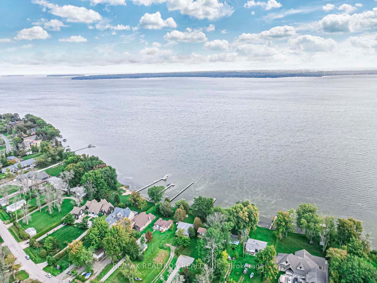 98 Lakeshore Blvd