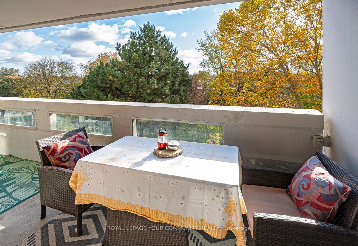 50 Inverlochy Blvd, #309