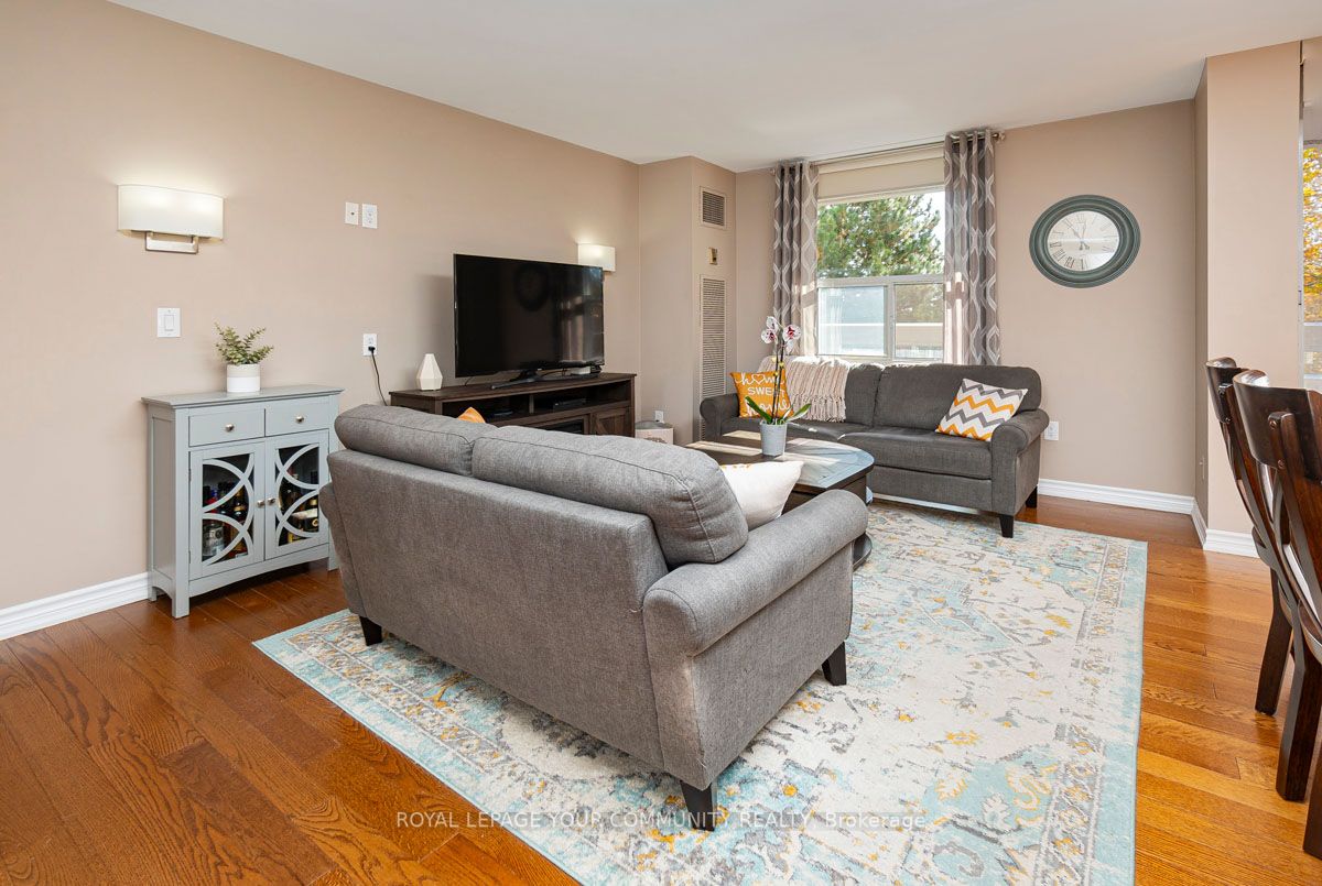 50 Inverlochy Blvd, #309