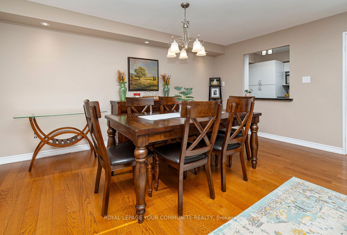 50 Inverlochy Blvd, #309