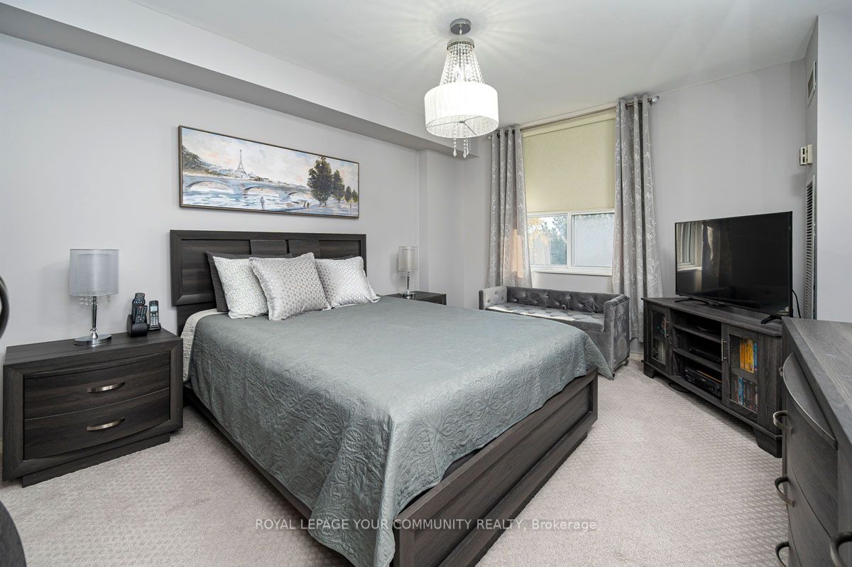50 Inverlochy Blvd, #309