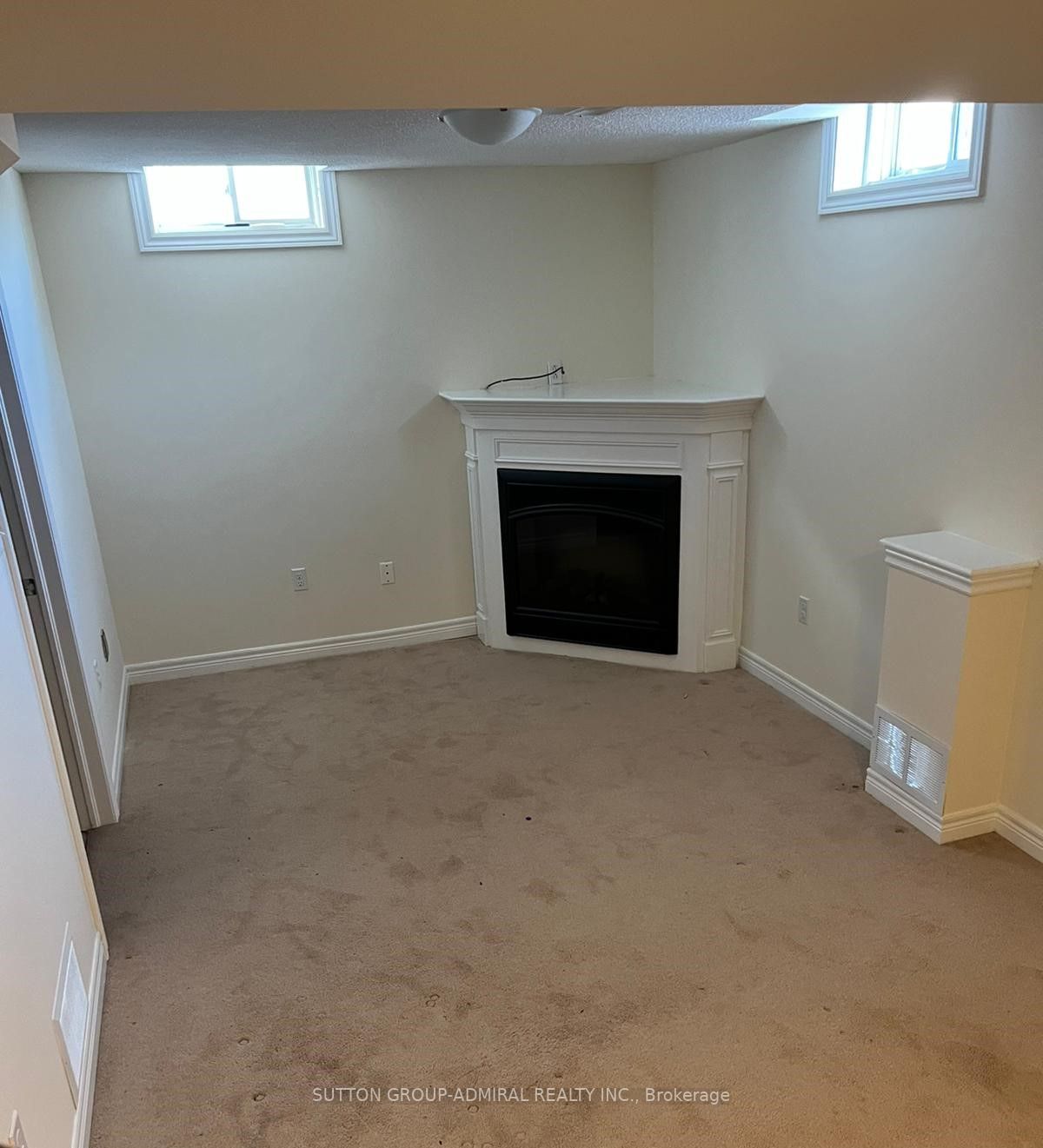 24 Admiral Cres
