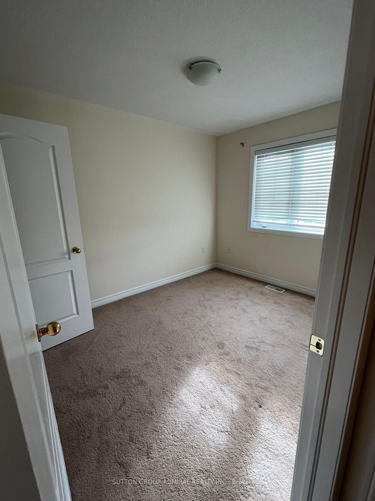 24 Admiral Cres