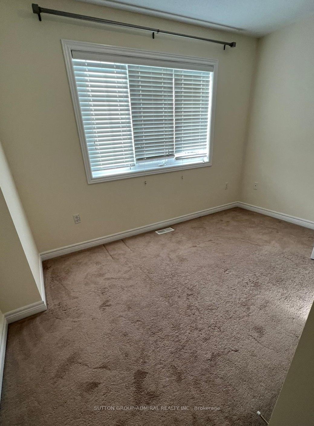 24 Admiral Cres