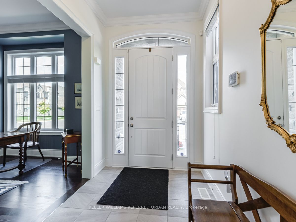 60 Cairns Gate