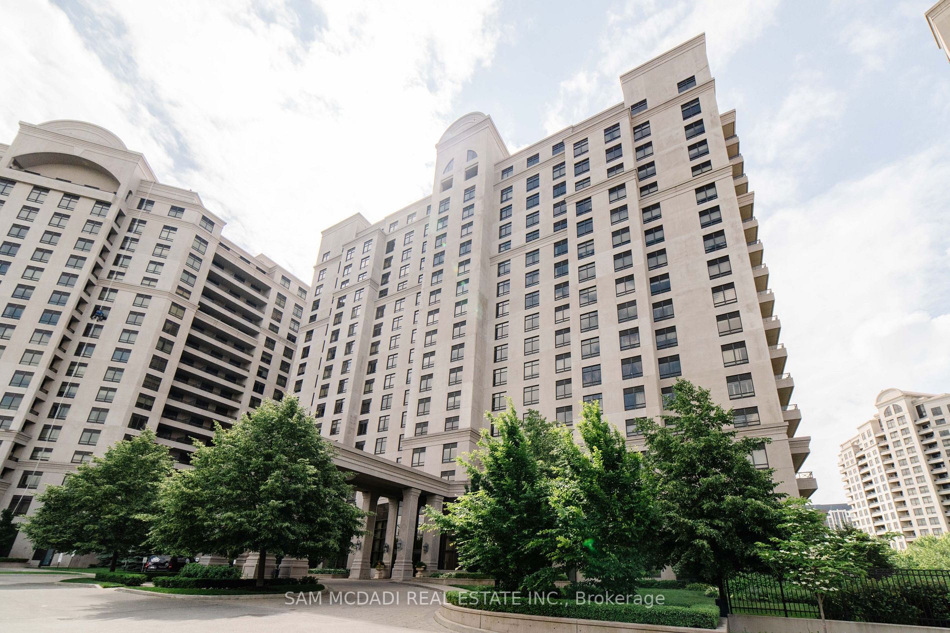 9245 Jane St, #1102