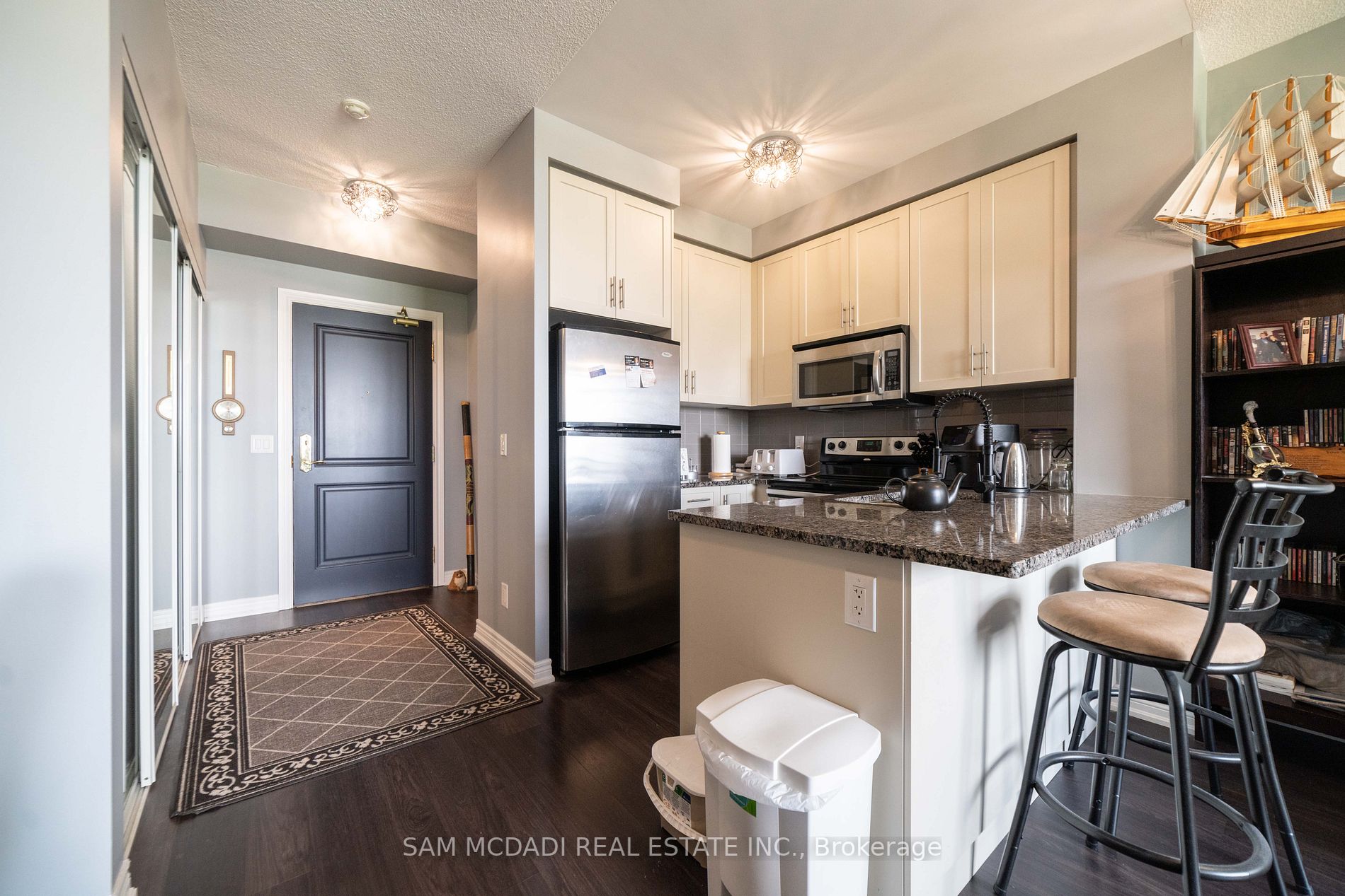 9245 Jane St, #1102