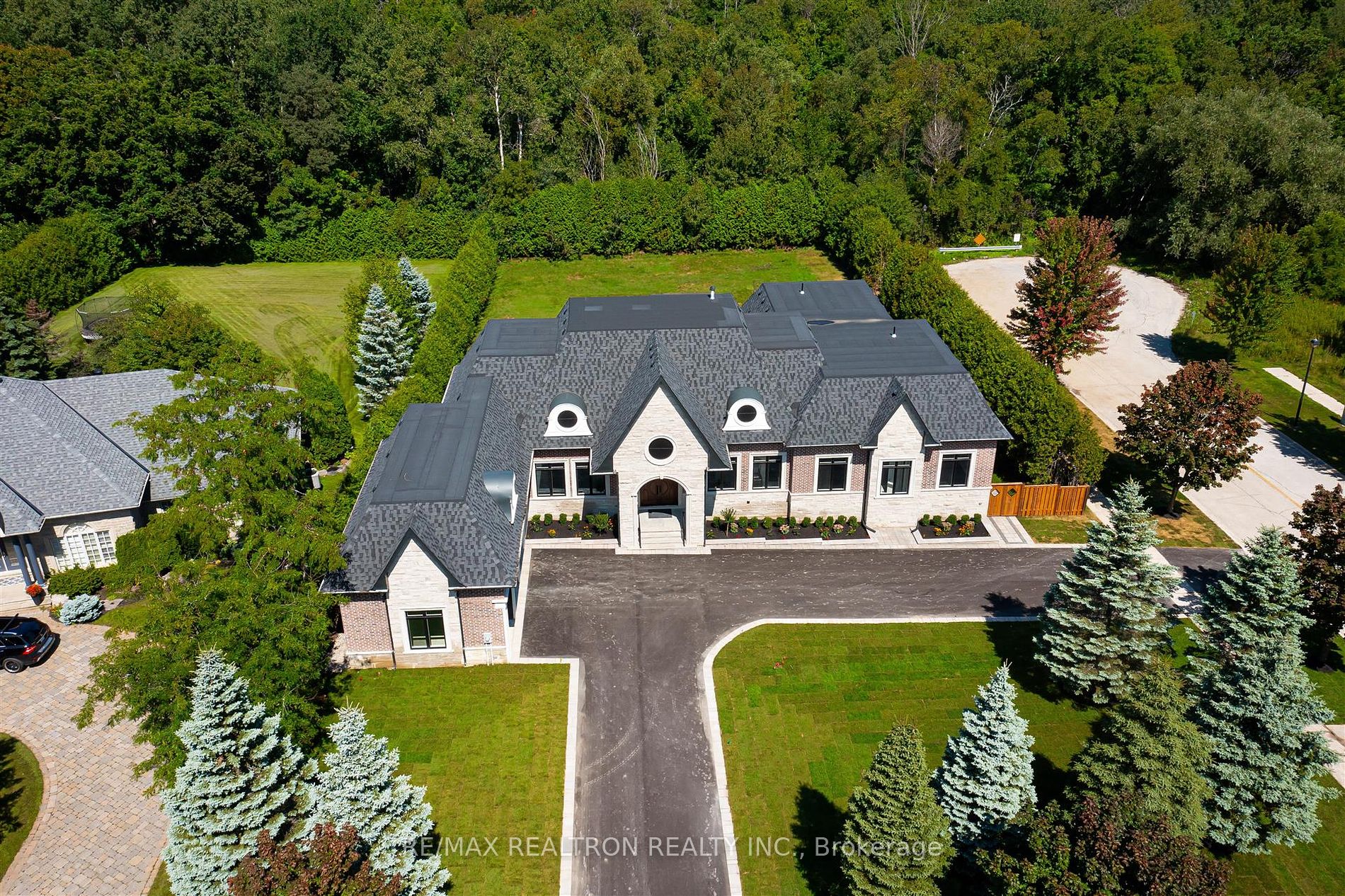 170 Ward Ave