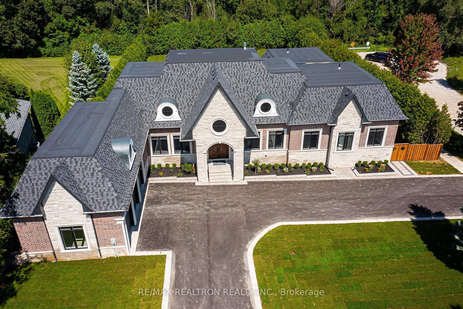 170 Ward Ave