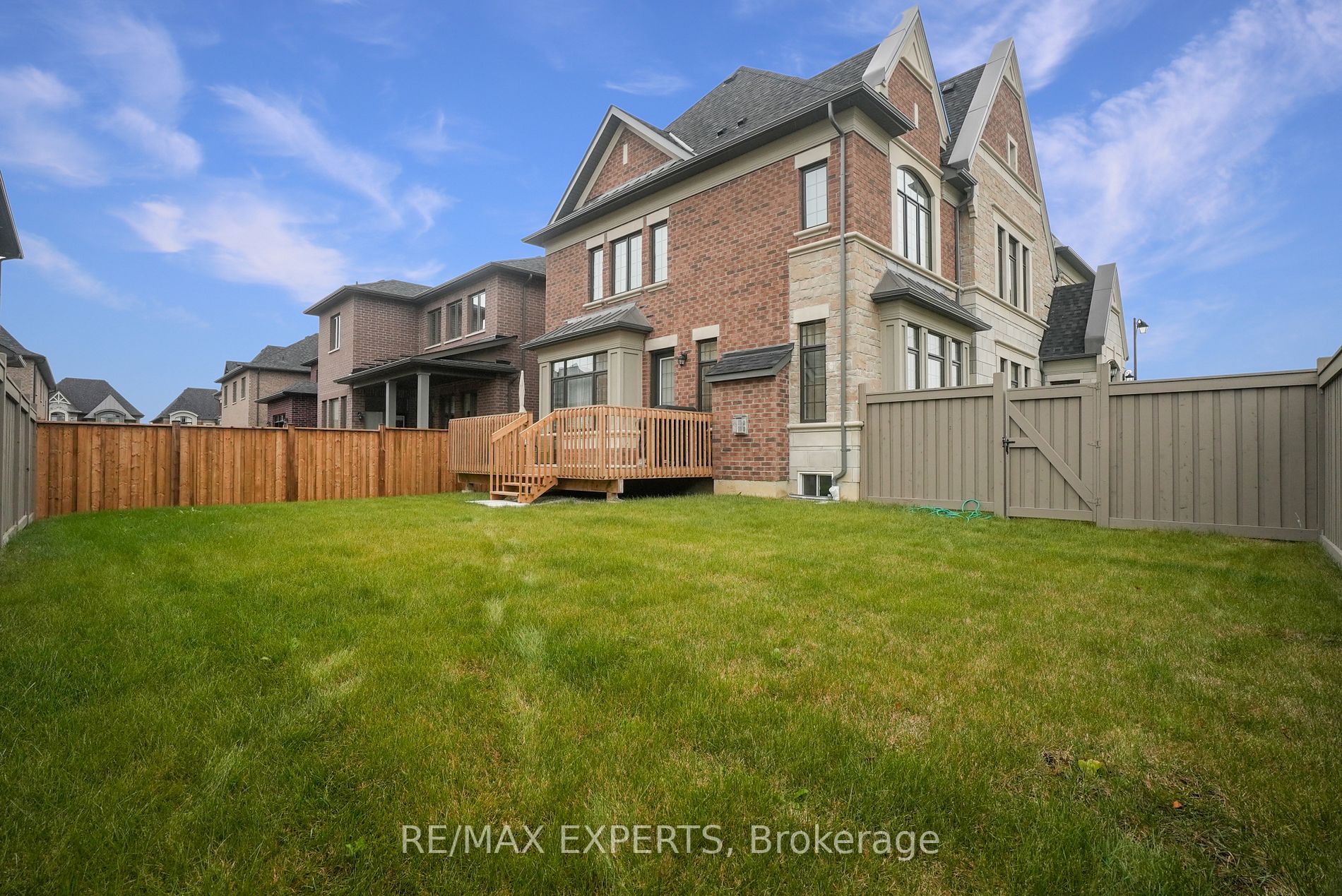 72 Deerhaven Cres
