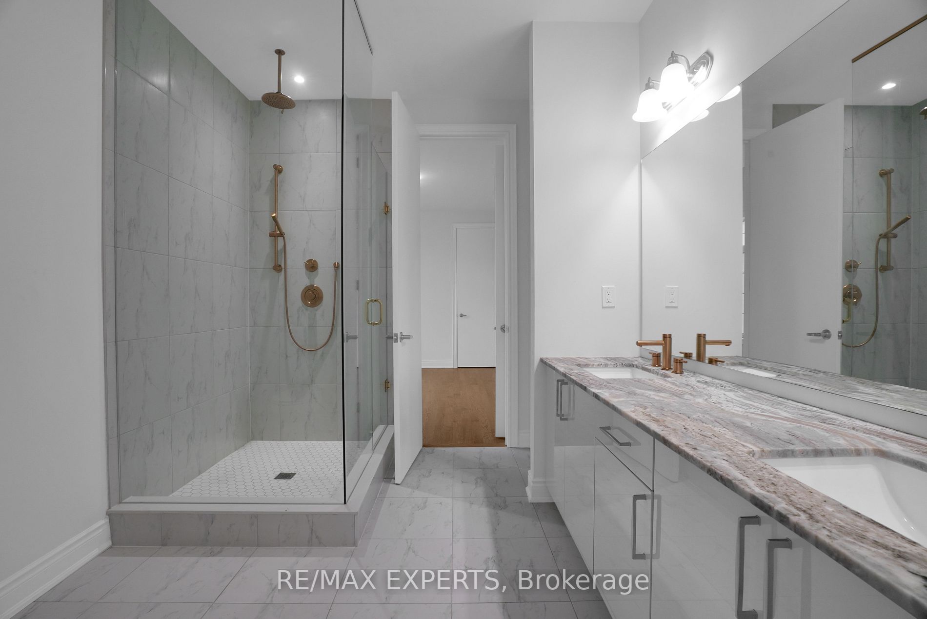 72 Deerhaven Cres