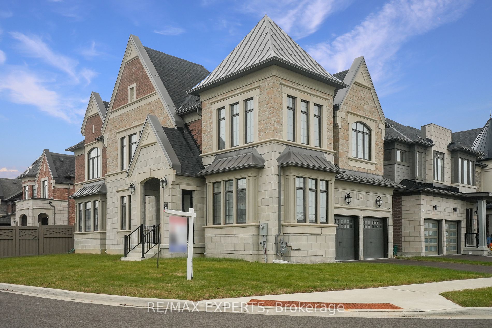 72 Deerhaven Cres