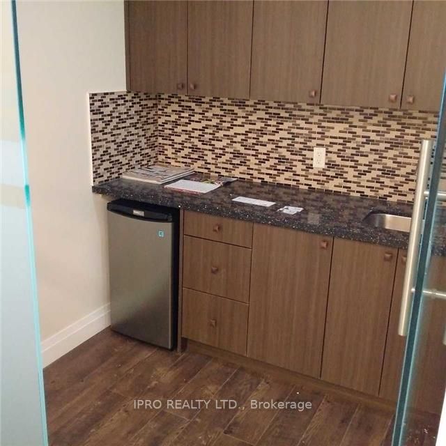 7191 Yonge St, #911