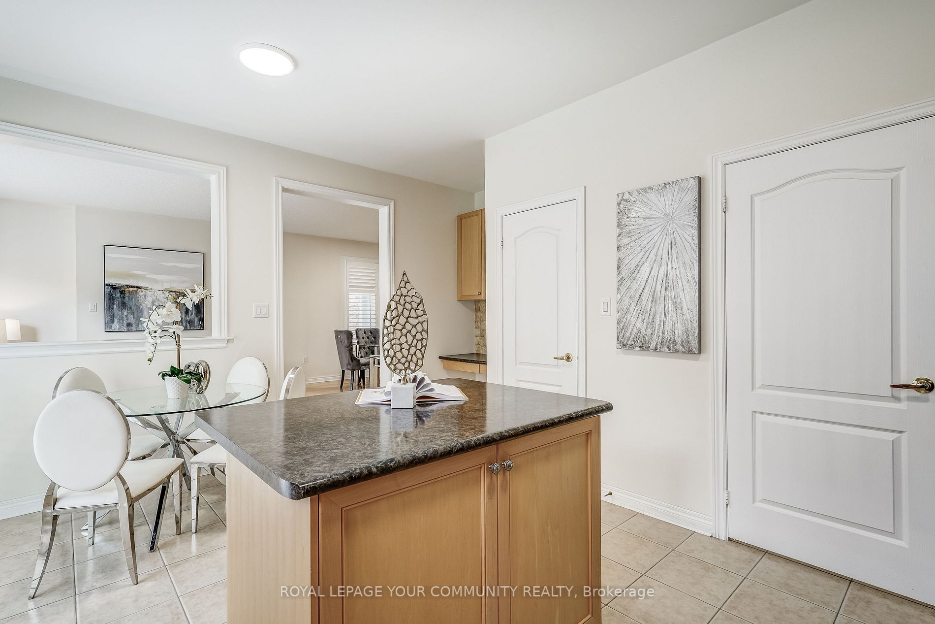 46 Edgehill Ave