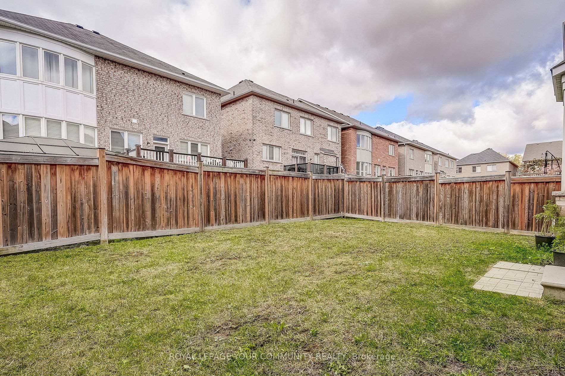 46 Edgehill Ave