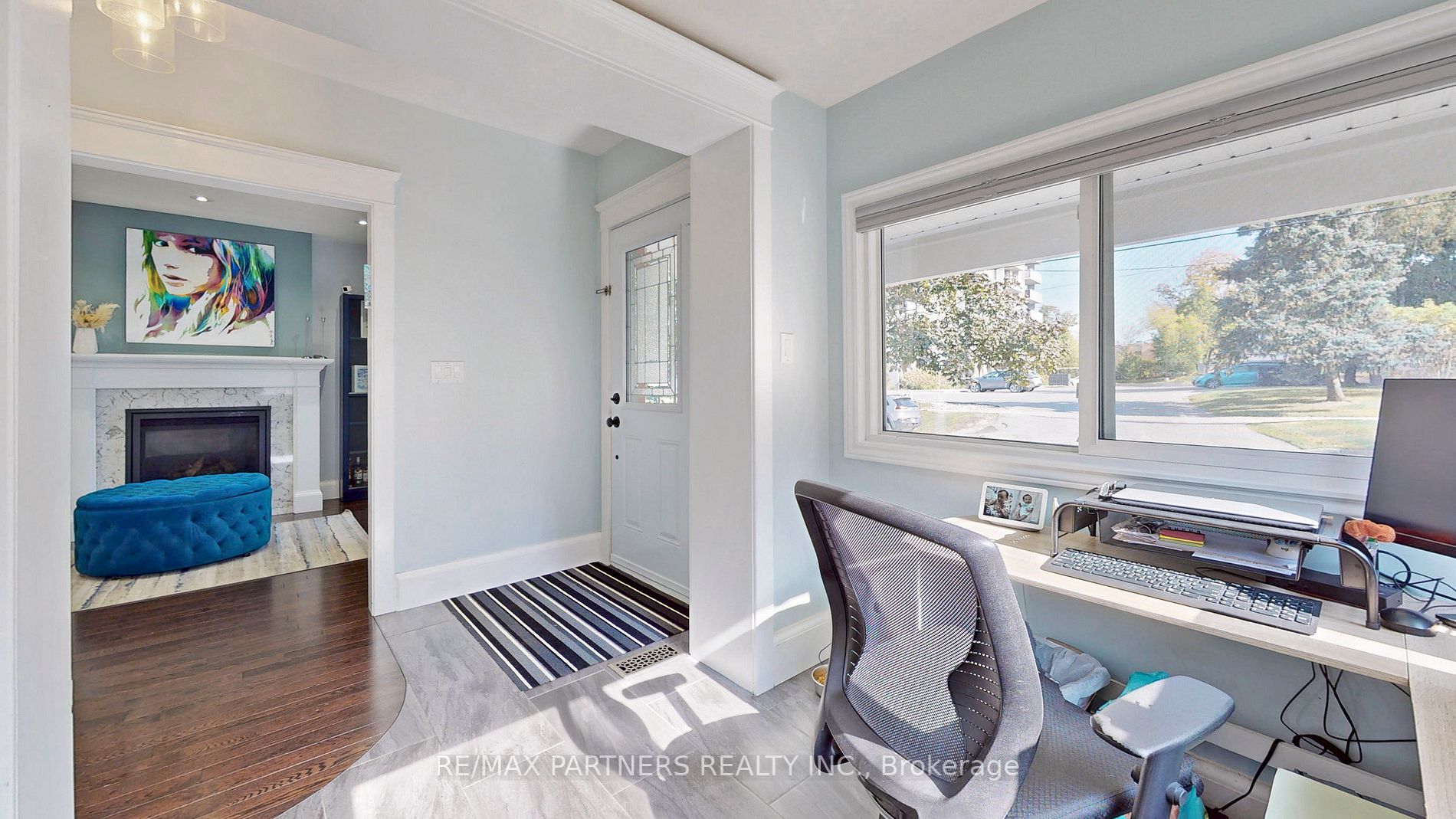 16 Elizabeth St S