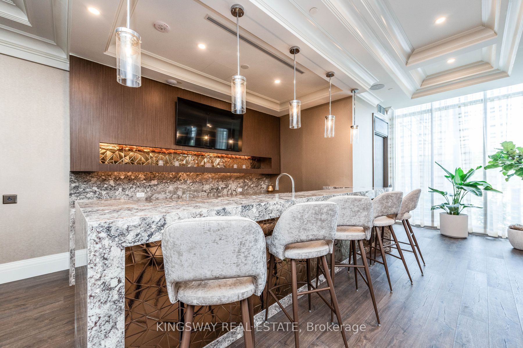 10 Gatineau Dr, #501