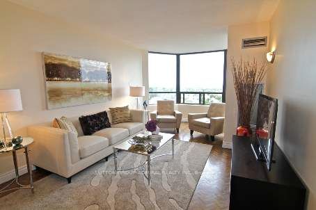 7440 Bathurst St, #1109