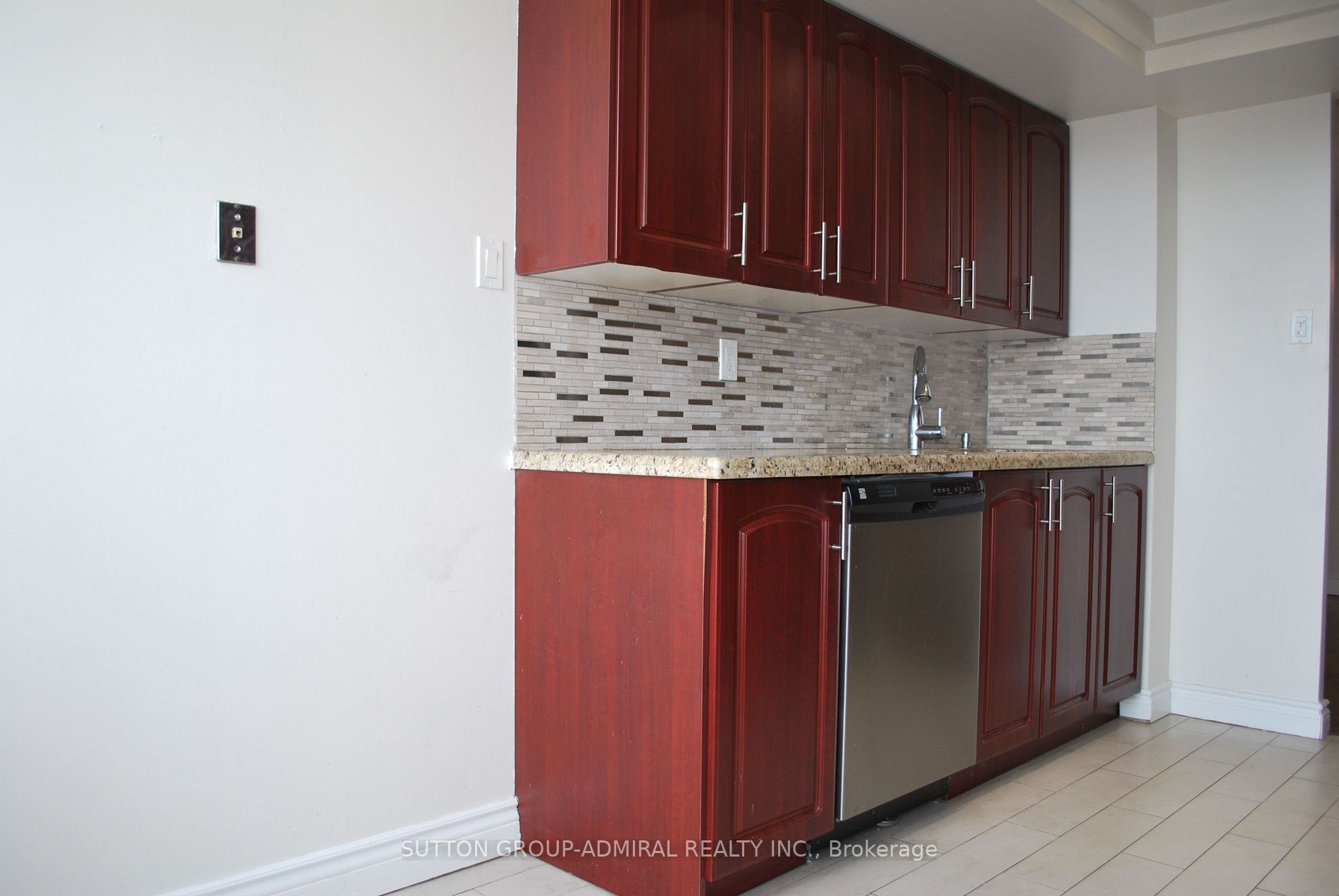 7440 Bathurst St, #1109