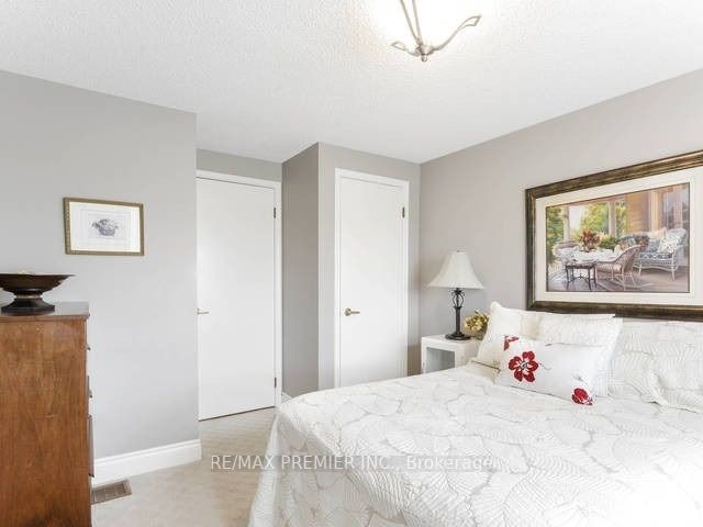 99 Tecumseth Pine Dr