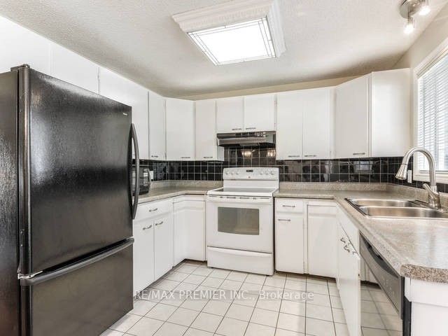 99 Tecumseth Pine Dr