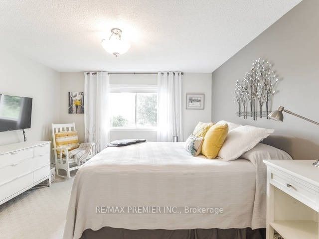 99 Tecumseth Pine Dr