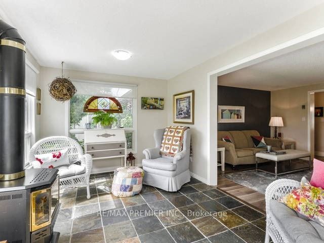 99 Tecumseth Pine Dr
