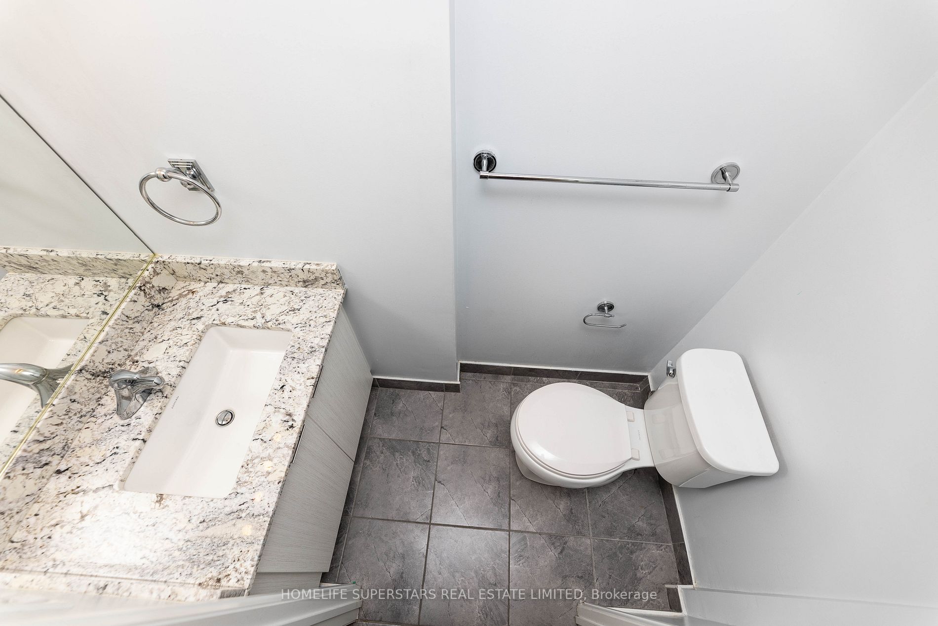 2910 Highway 7 Rd W, #3004