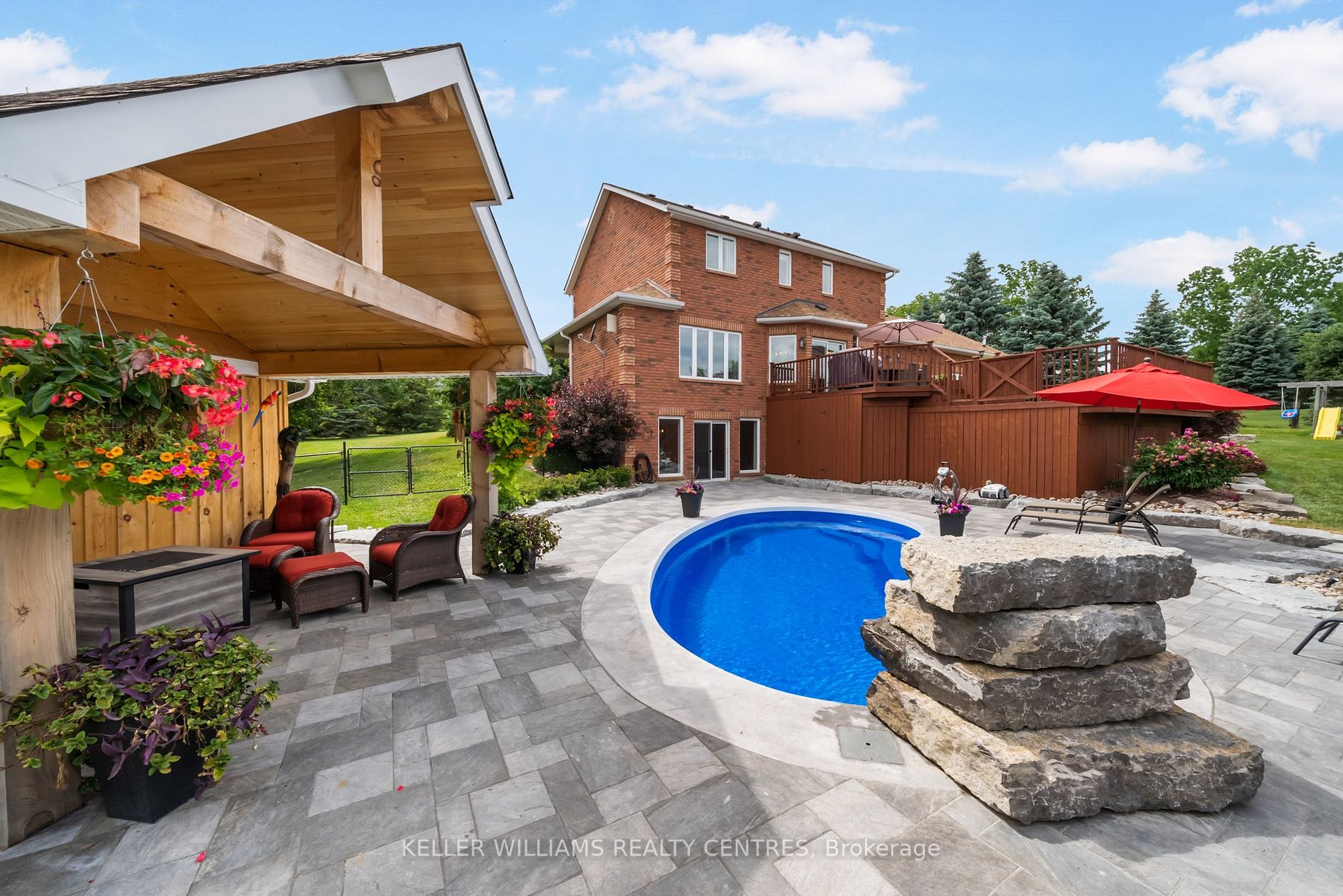 25175 Warden Ave