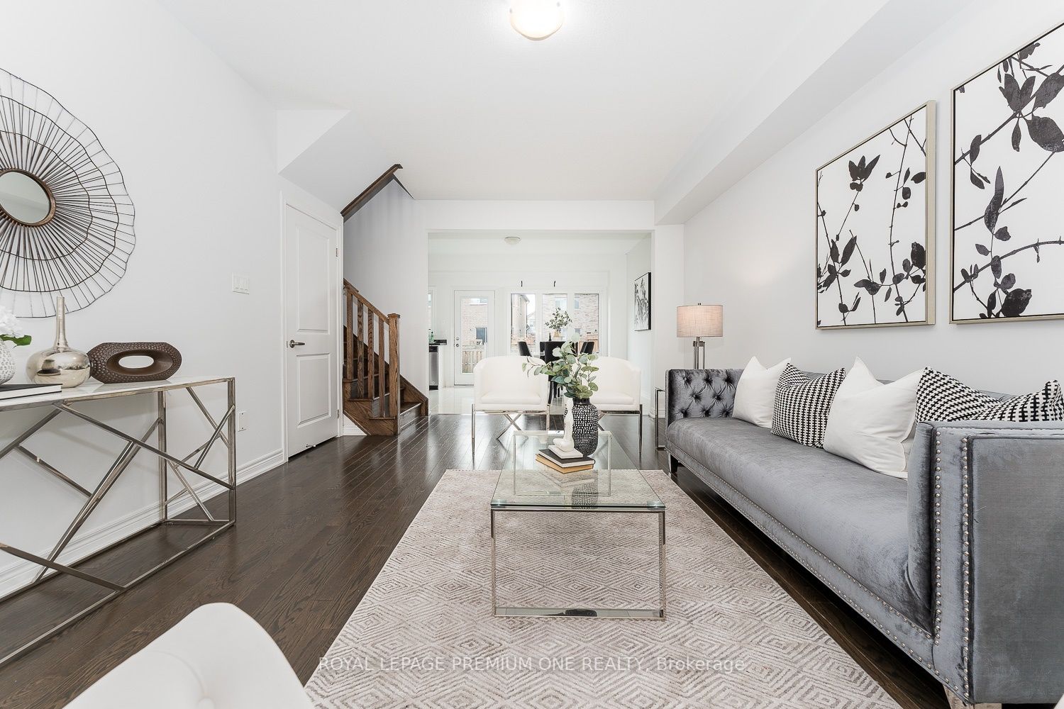 1514 Mcroberts Cres