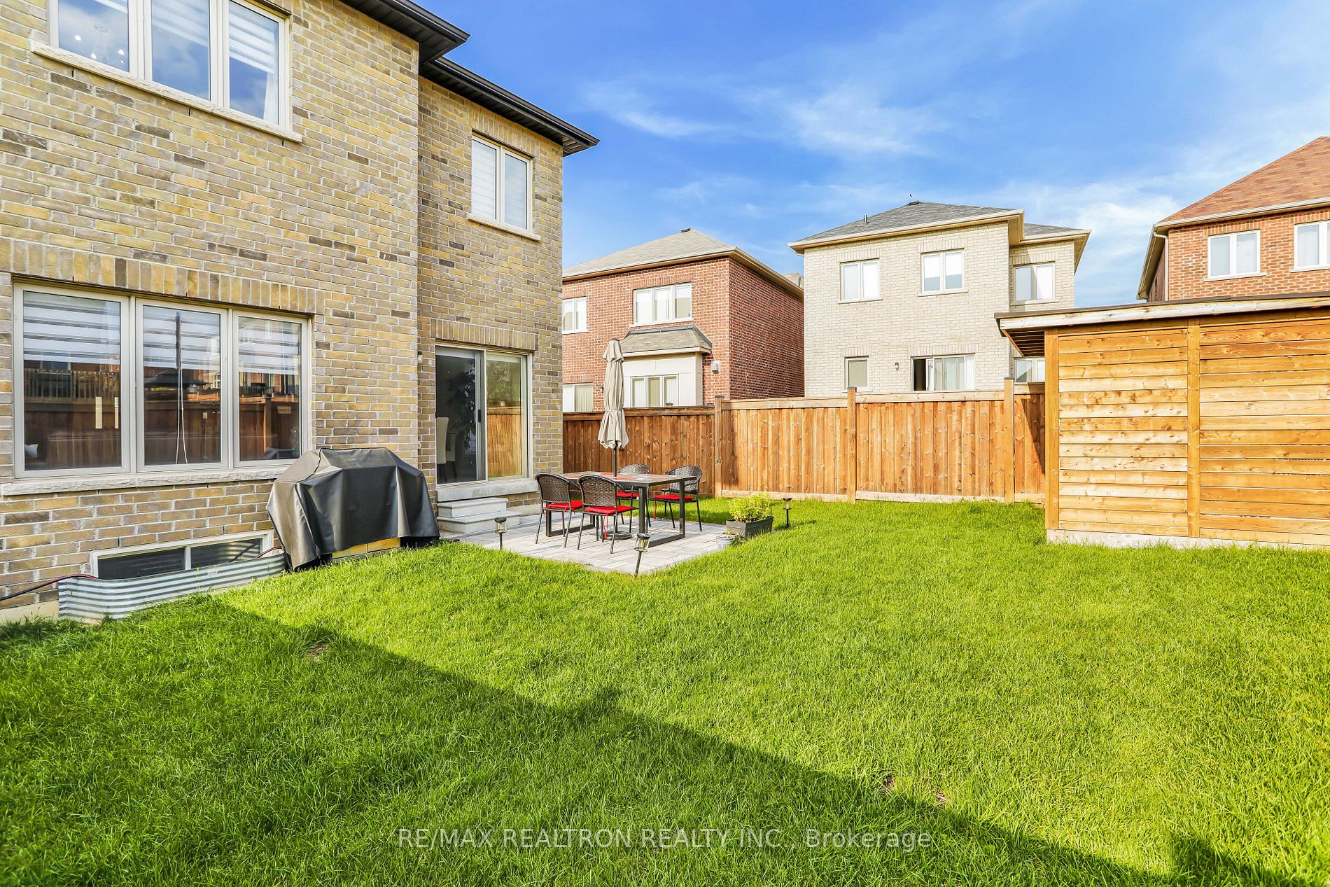 53 Kavanagh Ave