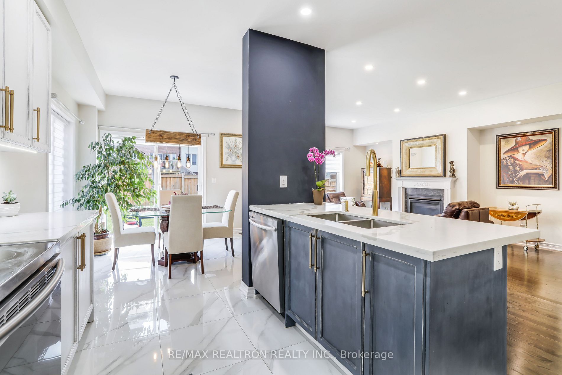 53 Kavanagh Ave