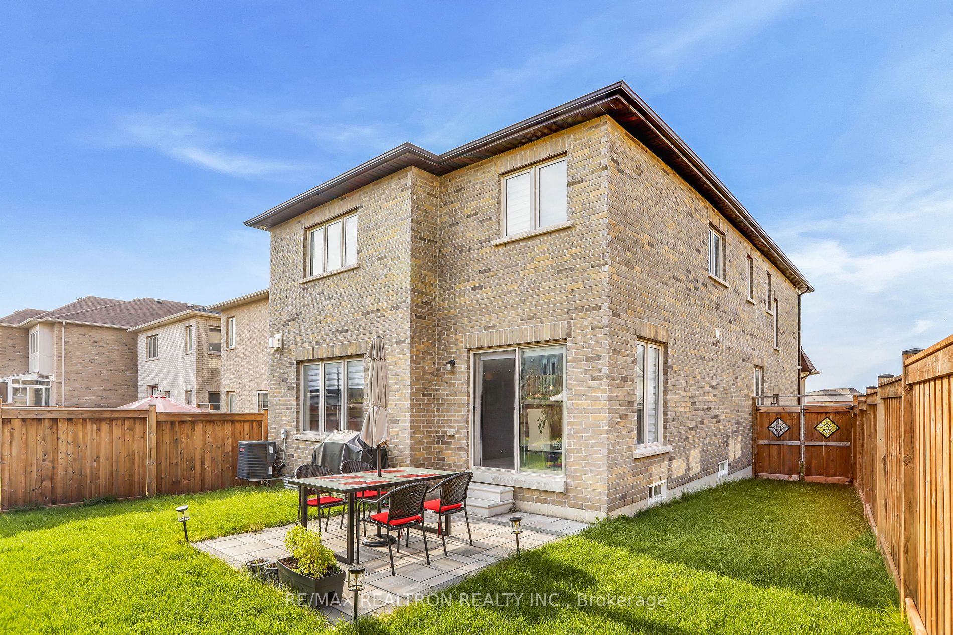 53 Kavanagh Ave