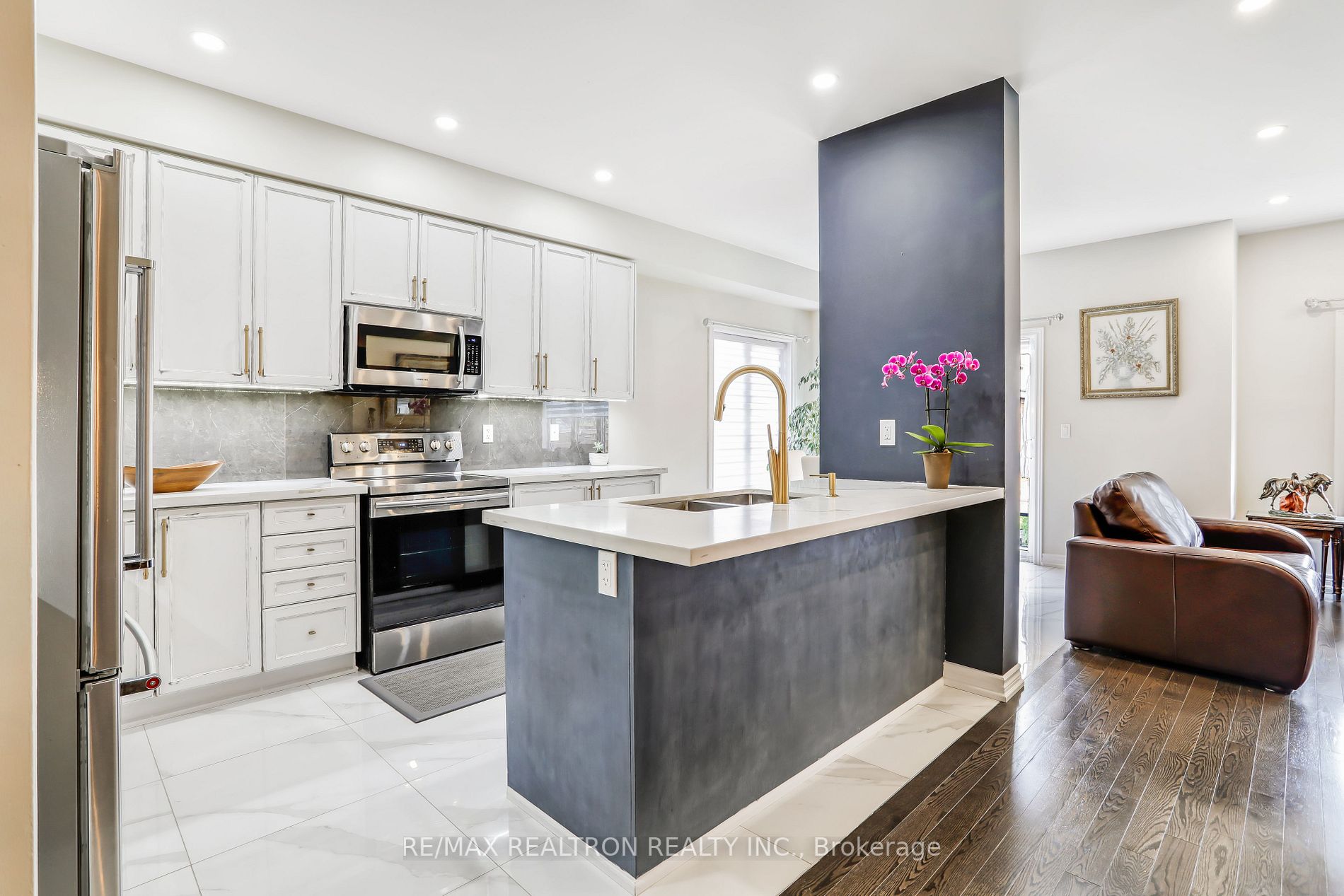 53 Kavanagh Ave
