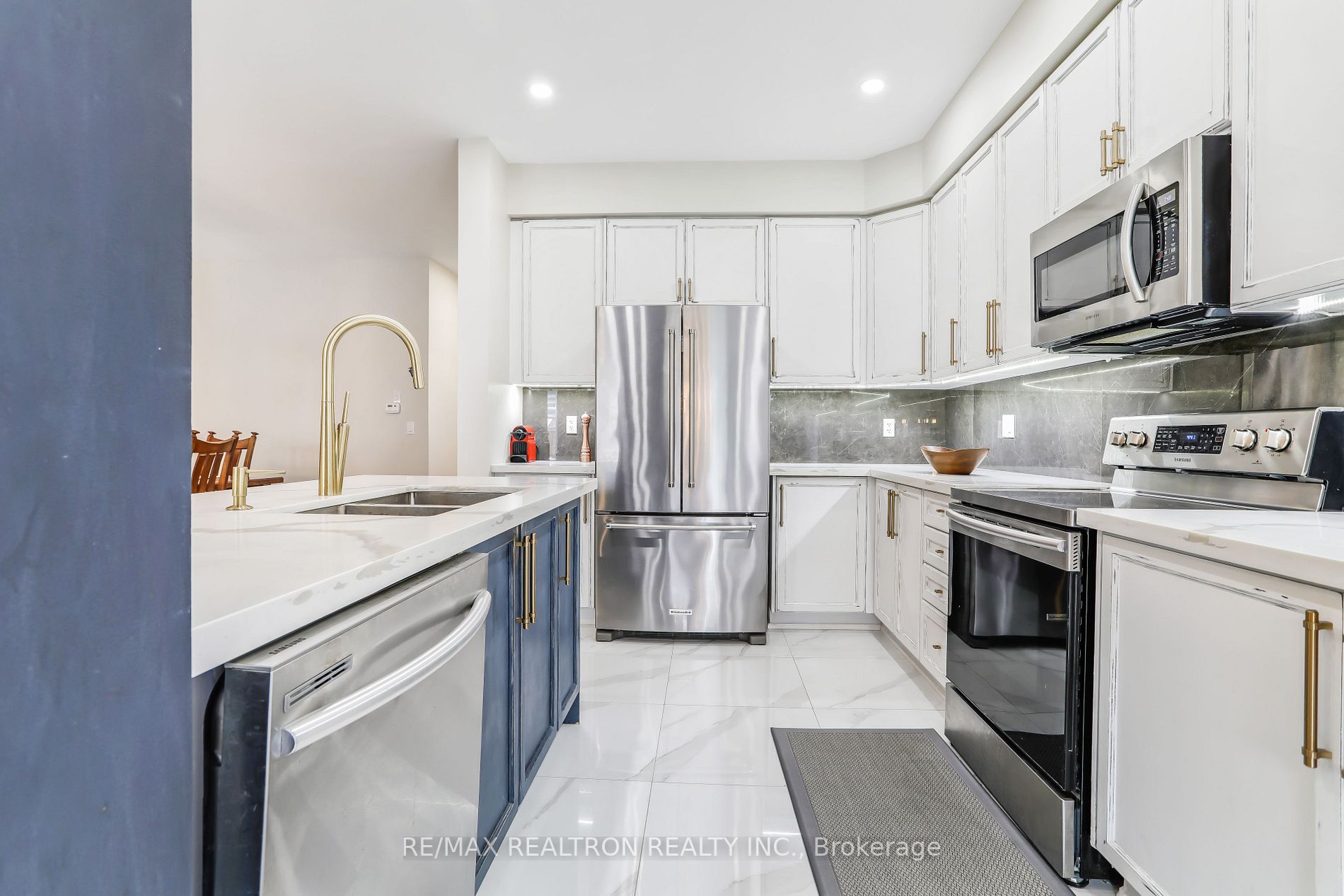 53 Kavanagh Ave