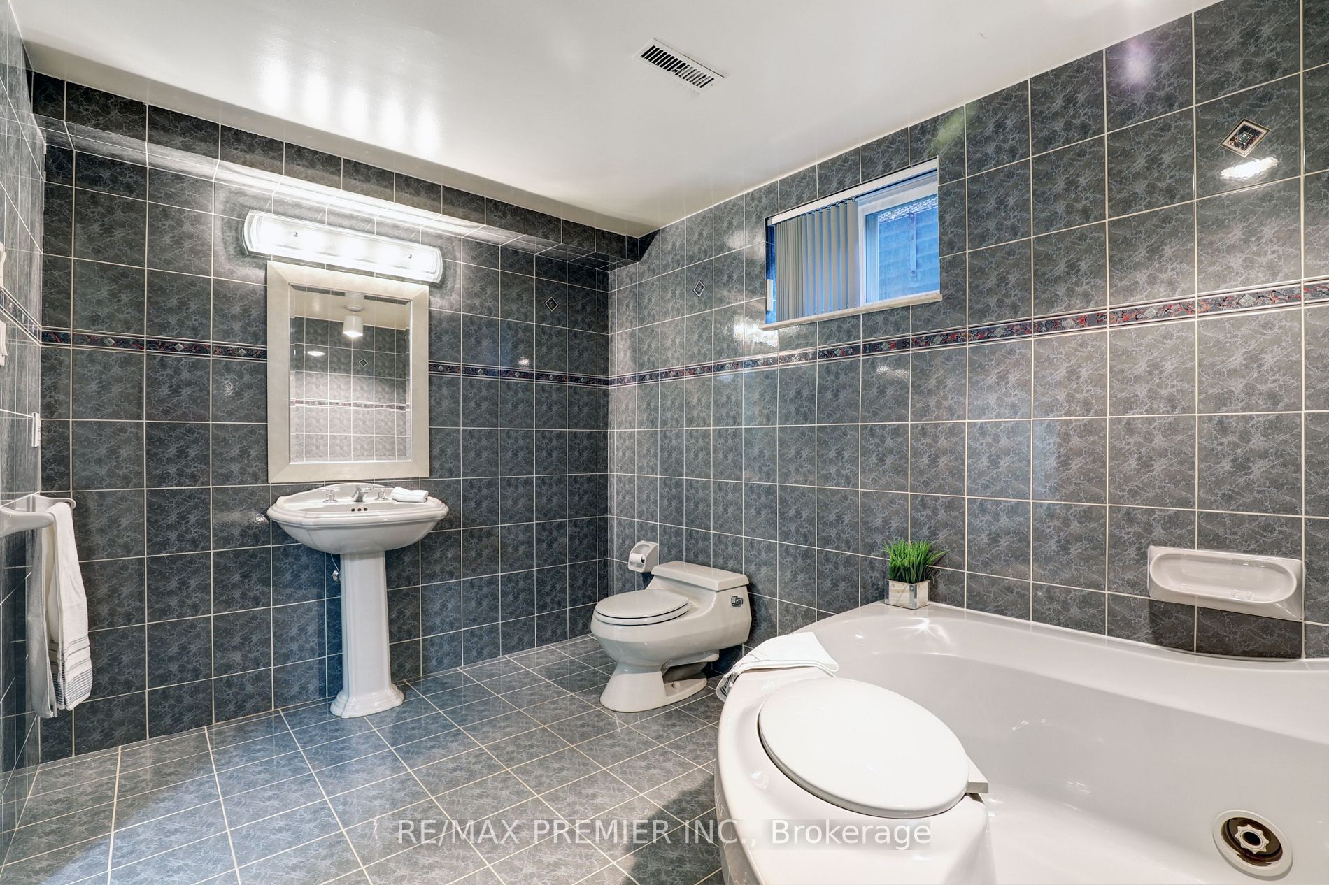 36 Marevan Pl
