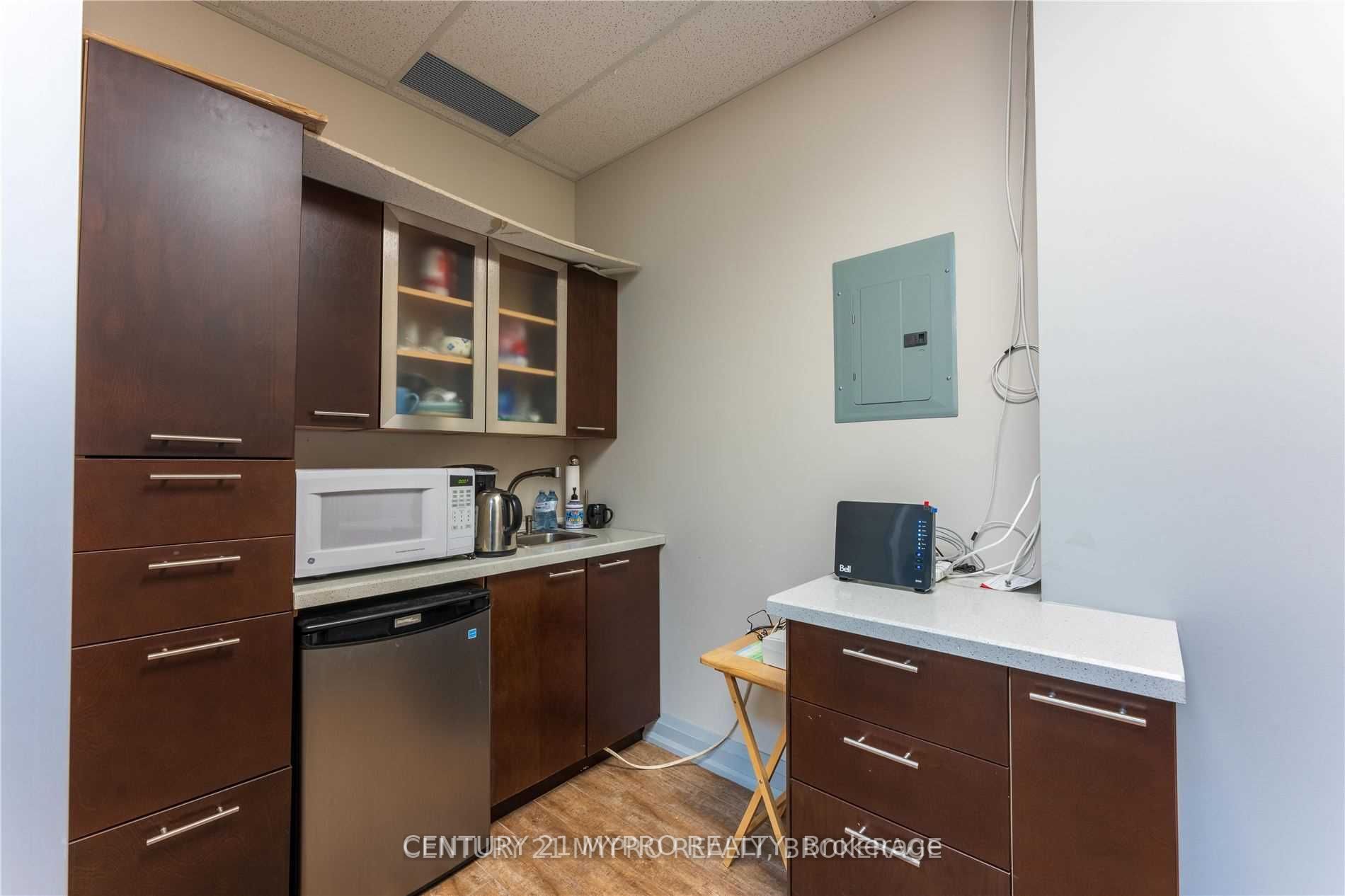 7191 Yonge St, #605