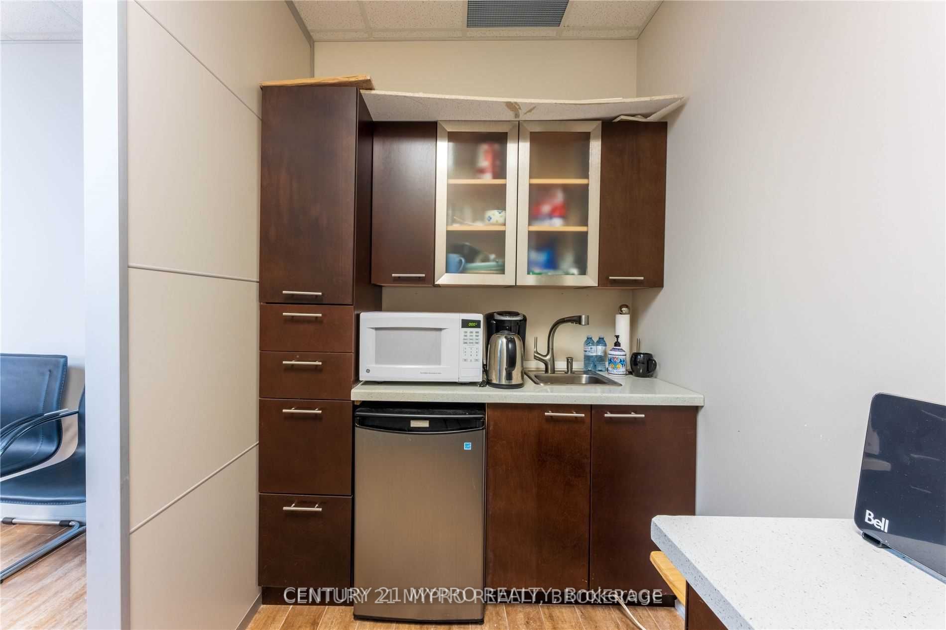 7191 Yonge St, #605