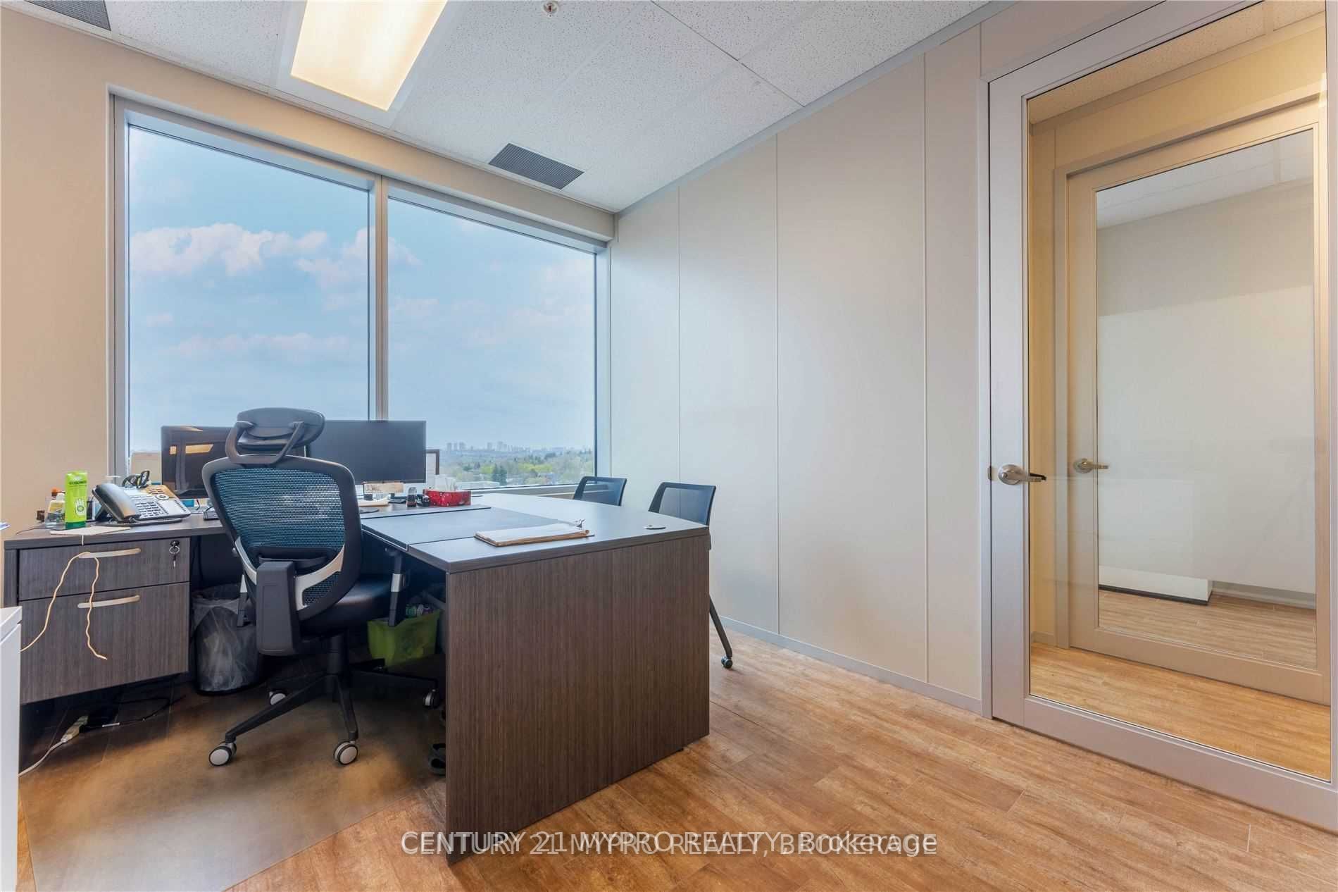 7191 Yonge St, #605