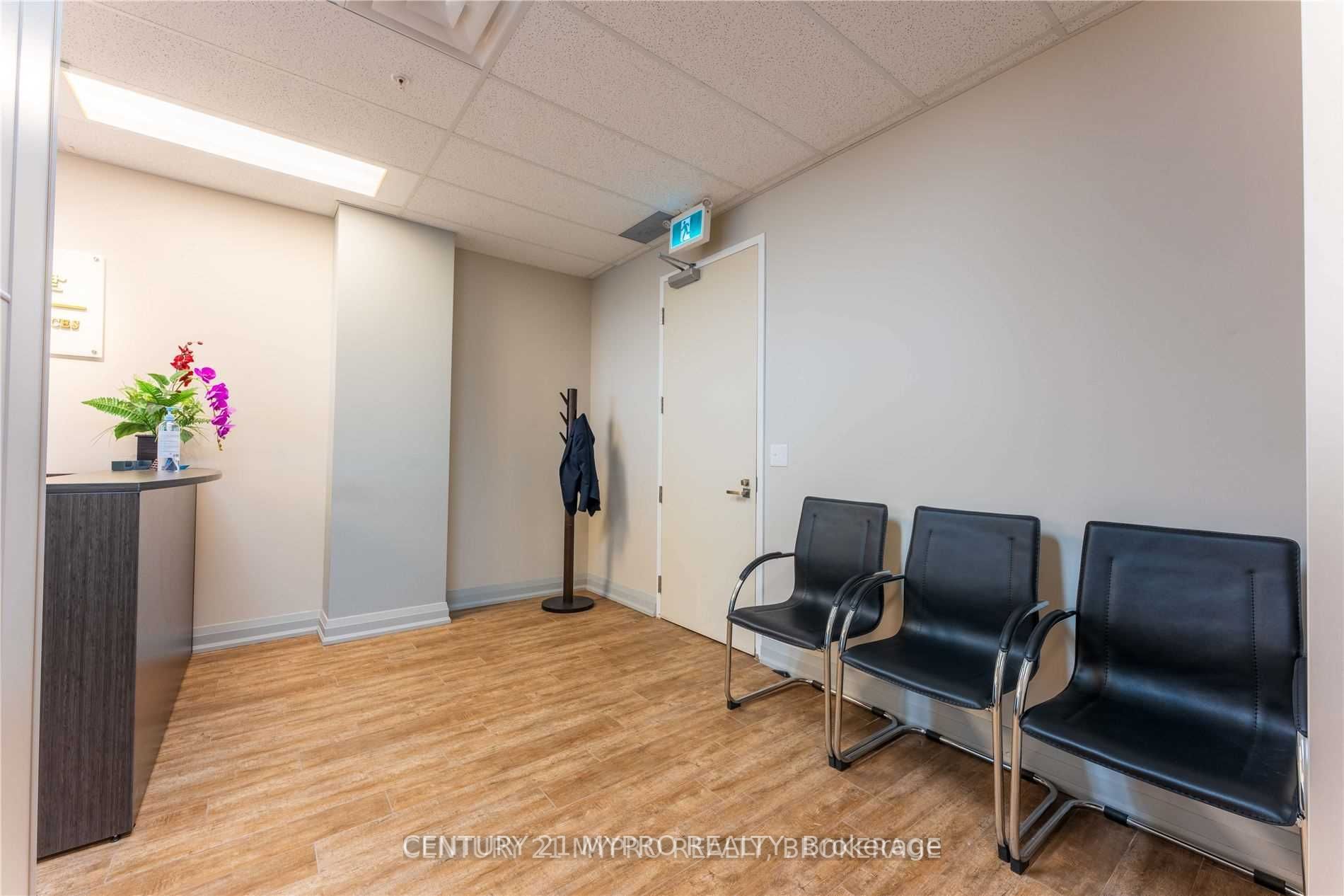 7191 Yonge St, #605