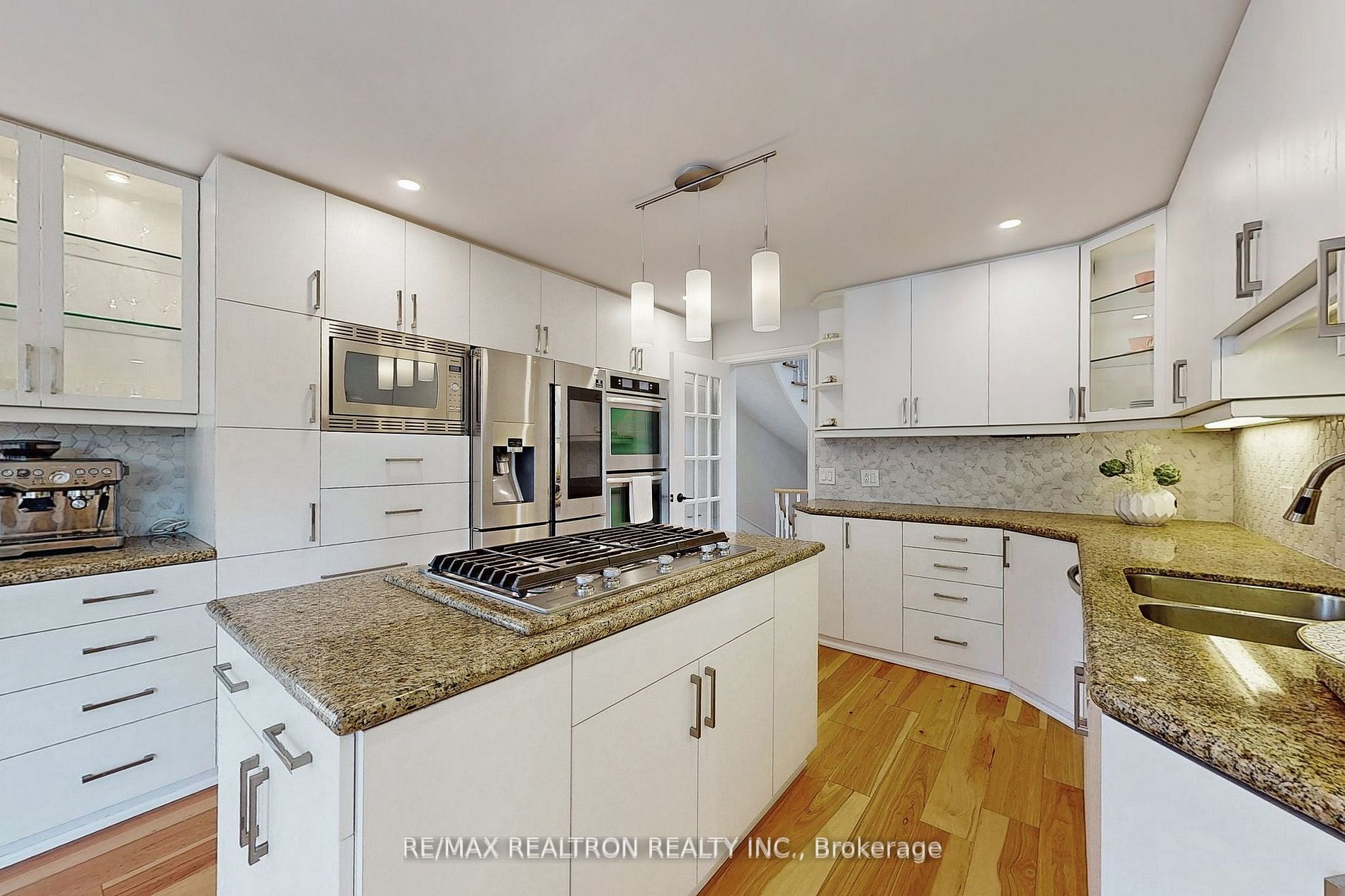 4 Waterloo Crt