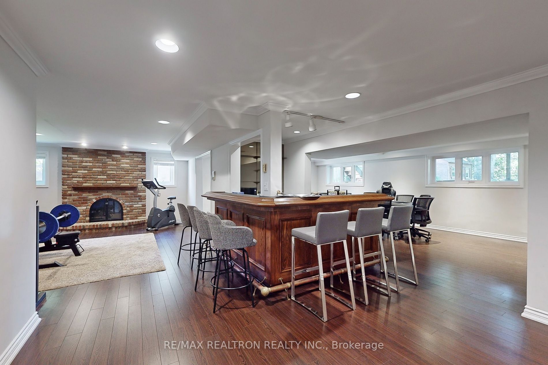 4 Waterloo Crt
