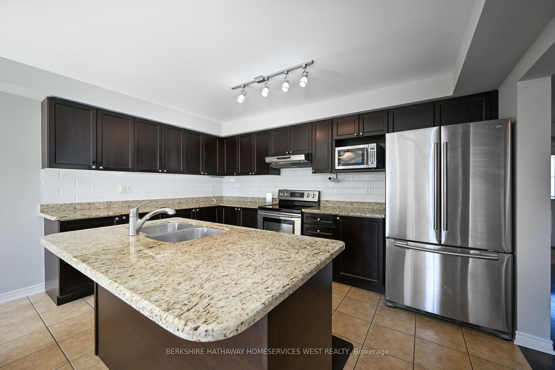 85 Anderson Rd