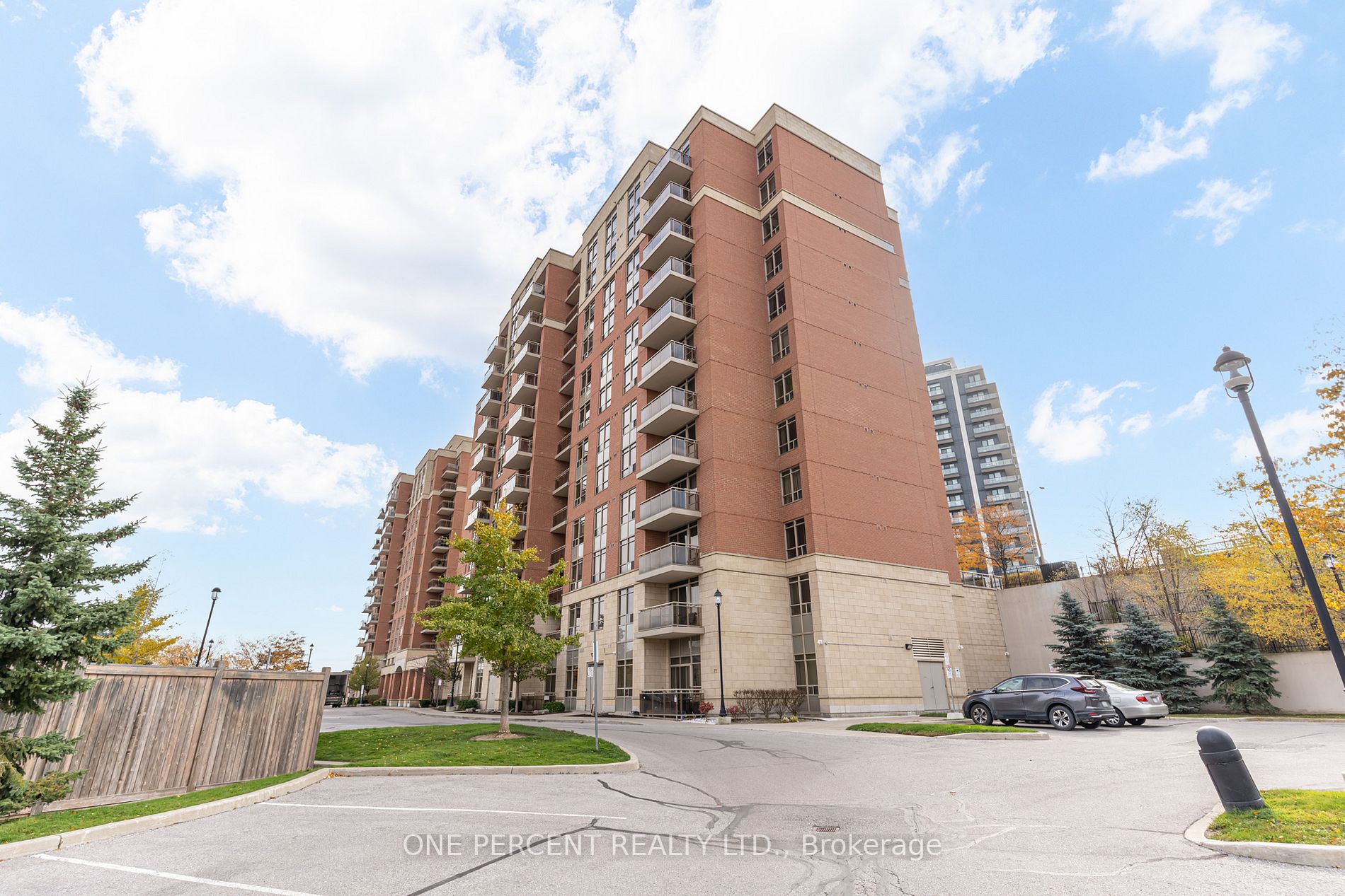 75 King William Cres, #Lph09
