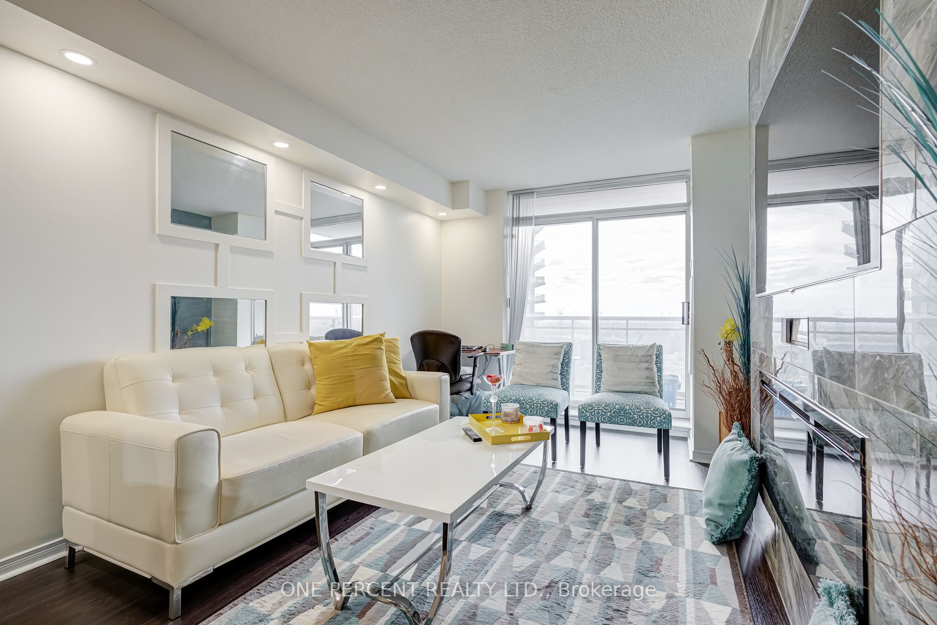 75 King William Cres, #Lph09
